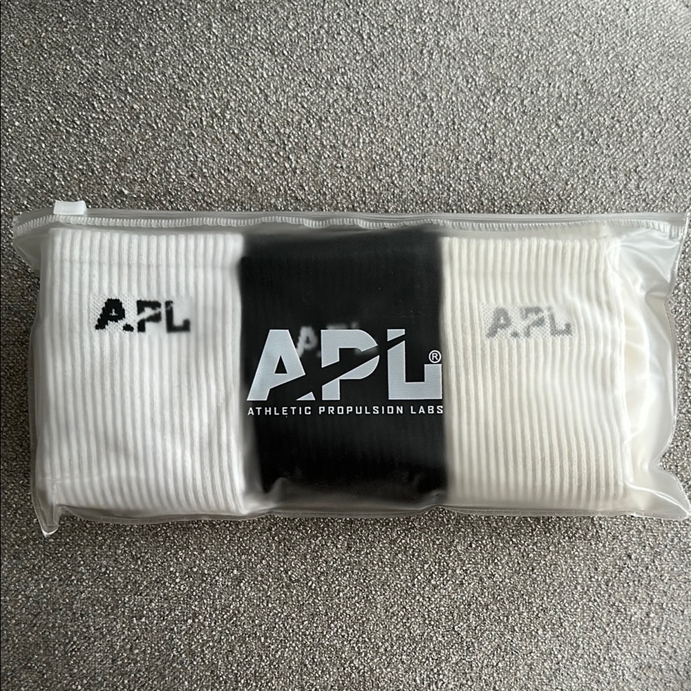 APL Monochrome Sock Set (UNISEX)